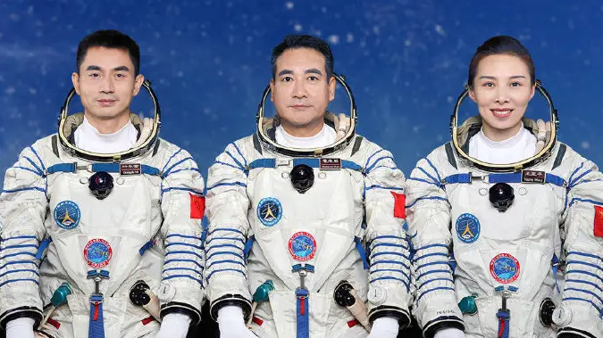 山东鑫仟顺罗茨风机厂家祝贺神舟十三号返回舱成功着陆！(图1)